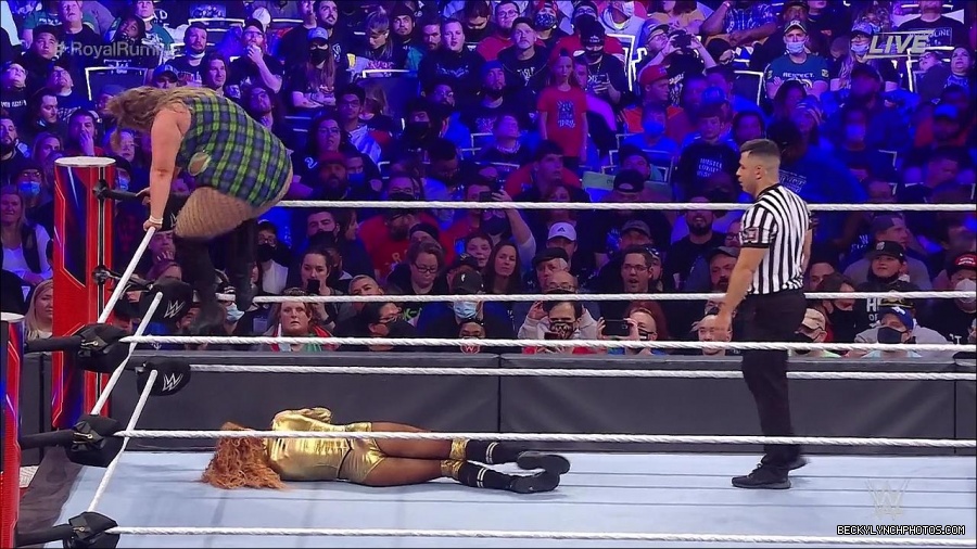 WWE_Royal_Rumble_2022_720p_WEB_h264-HEEL_mp4_007323644.jpg