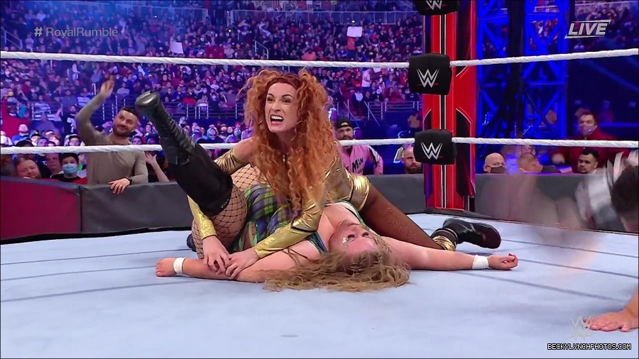 WWE_Royal_Rumble_2022_720p_WEB_h264-HEEL_mp4_007341311.jpg