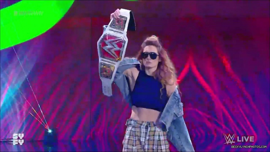 WWE_Monday_Night_Raw_2022_02_14_720p_HDTV_x264-NWCHD_mp4_003406970.jpg