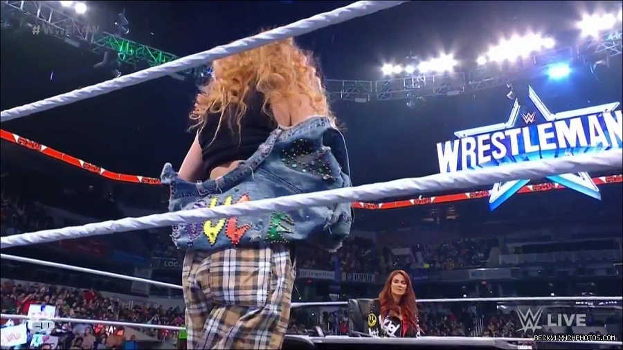 WWE_Monday_Night_Raw_2022_02_14_720p_HDTV_x264-NWCHD_mp4_003442205.jpg