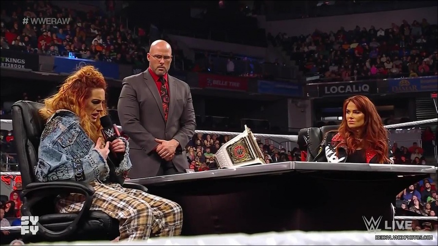 WWE_Monday_Night_Raw_2022_02_14_720p_HDTV_x264-NWCHD_mp4_003478241.jpg