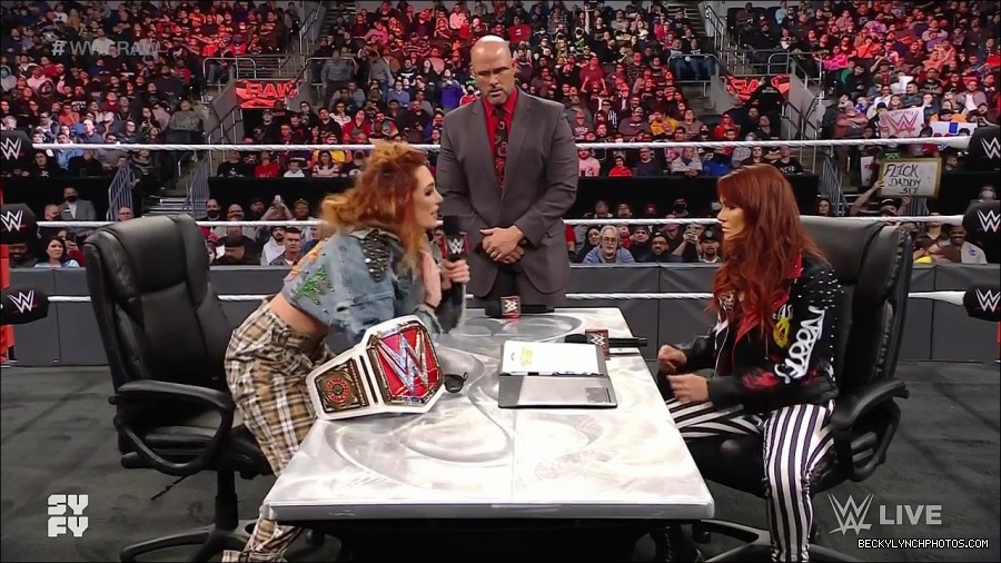WWE_Monday_Night_Raw_2022_02_14_720p_HDTV_x264-NWCHD_mp4_003514677.jpg