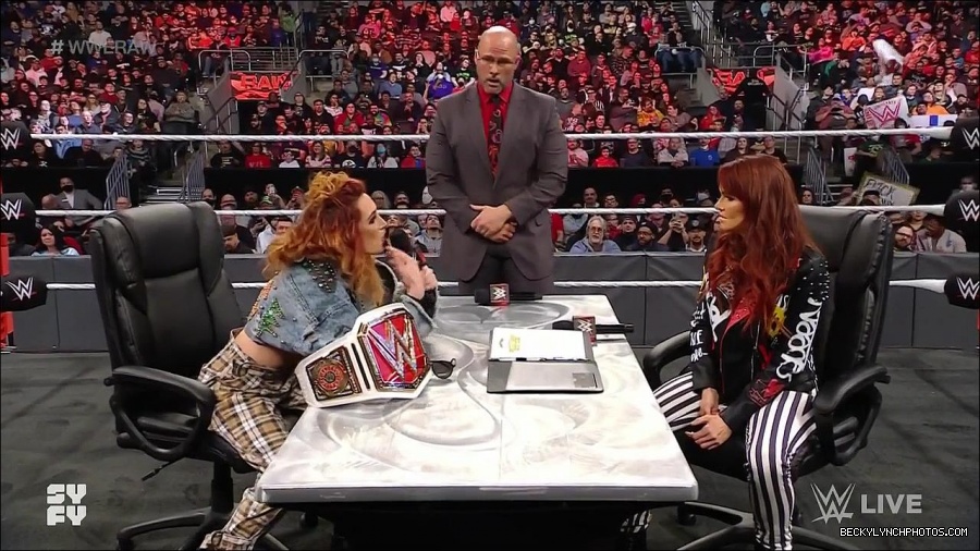 WWE_Monday_Night_Raw_2022_02_14_720p_HDTV_x264-NWCHD_mp4_003527090.jpg
