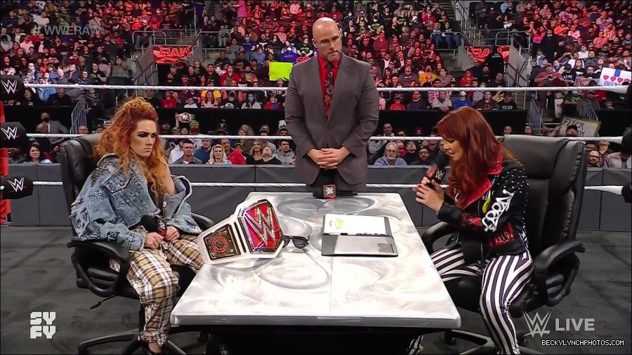 WWE_Monday_Night_Raw_2022_02_14_720p_HDTV_x264-NWCHD_mp4_003603232.jpg
