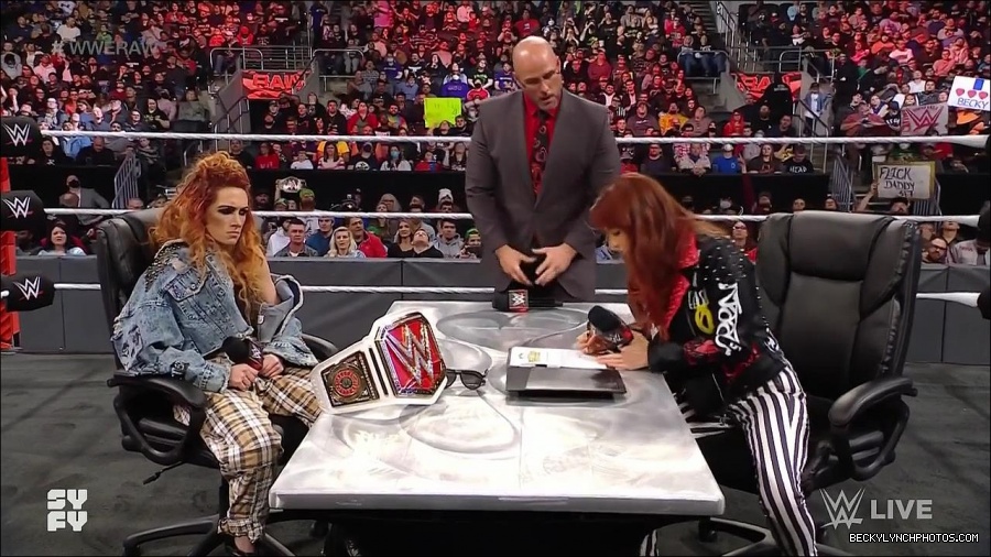 WWE_Monday_Night_Raw_2022_02_14_720p_HDTV_x264-NWCHD_mp4_003604834.jpg