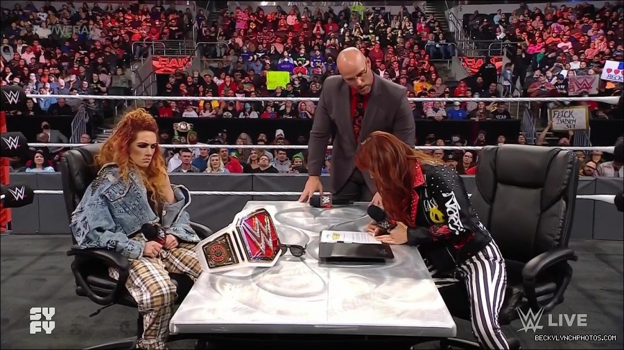 WWE_Monday_Night_Raw_2022_02_14_720p_HDTV_x264-NWCHD_mp4_003605635.jpg