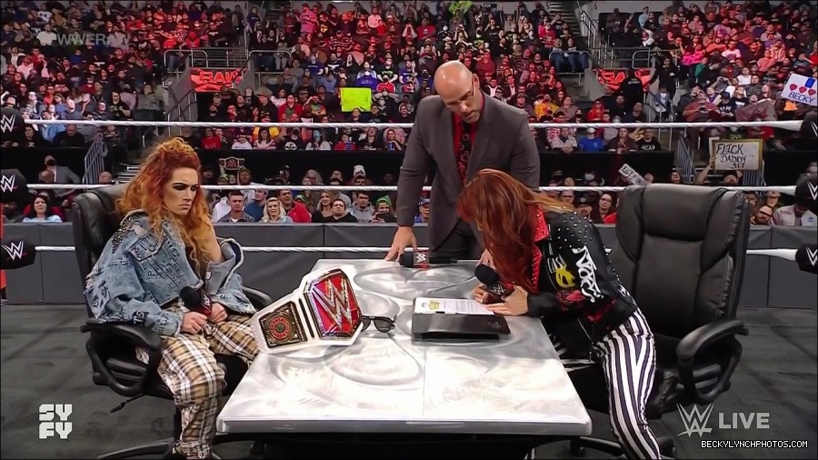 WWE_Monday_Night_Raw_2022_02_14_720p_HDTV_x264-NWCHD_mp4_003606035.jpg