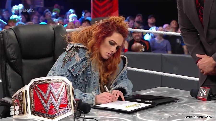 WWE_Monday_Night_Raw_2022_02_14_720p_HDTV_x264-NWCHD_mp4_003659689.jpg