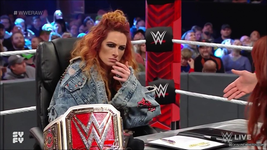 WWE_Monday_Night_Raw_2022_02_14_720p_HDTV_x264-NWCHD_mp4_003662091.jpg