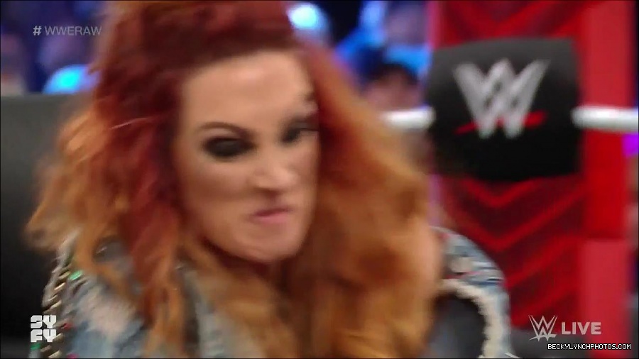 WWE_Monday_Night_Raw_2022_02_14_720p_HDTV_x264-NWCHD_mp4_003692922.jpg