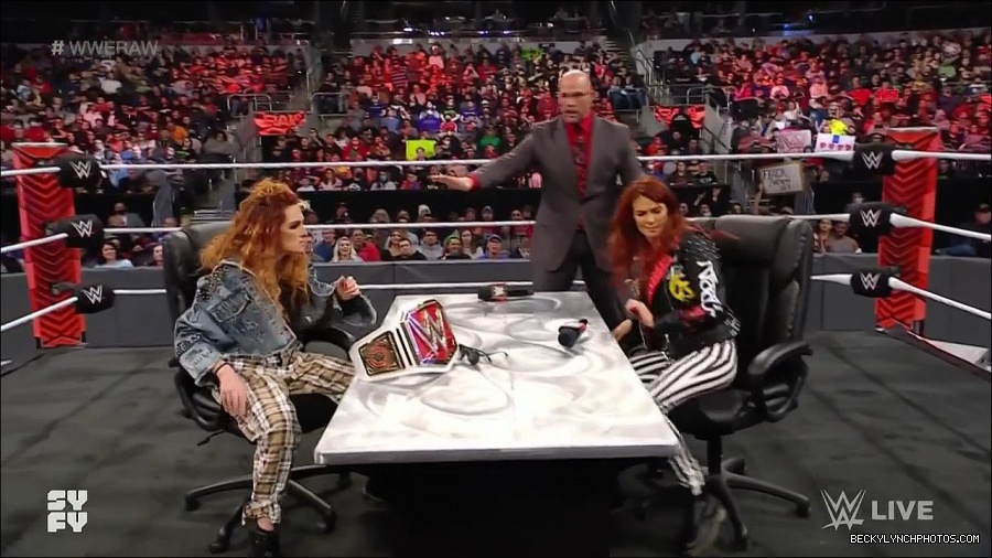 WWE_Monday_Night_Raw_2022_02_14_720p_HDTV_x264-NWCHD_mp4_003694524.jpg