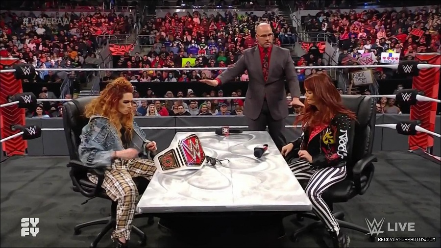 WWE_Monday_Night_Raw_2022_02_14_720p_HDTV_x264-NWCHD_mp4_003695324.jpg