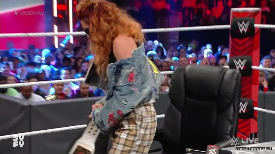 WWE_Monday_Night_Raw_2022_02_14_720p_HDTV_x264-NWCHD_mp4_003701731.jpg
