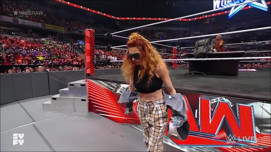 WWE_Monday_Night_Raw_2022_02_14_720p_HDTV_x264-NWCHD_mp4_003709739.jpg