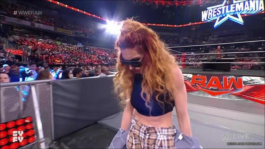 WWE_Monday_Night_Raw_2022_02_14_720p_HDTV_x264-NWCHD_mp4_003714544.jpg