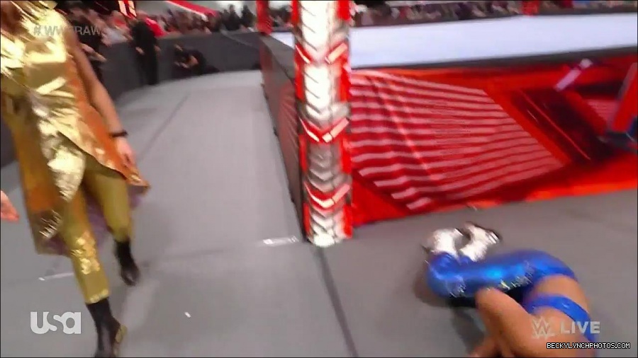 WWE_Monday_Night_Raw_2022_03_14_720p_HDTV_x264-NWCHD_mp4_004784250.jpg