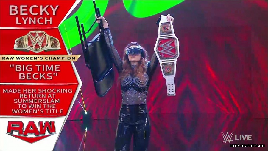 WWE_RAW_21st_March_2022_720p_WEBRip_h264-TJ_mp4_003800974.jpg