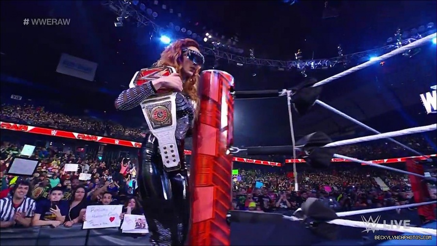 WWE_RAW_21st_March_2022_720p_WEBRip_h264-TJ_mp4_003840214.jpg