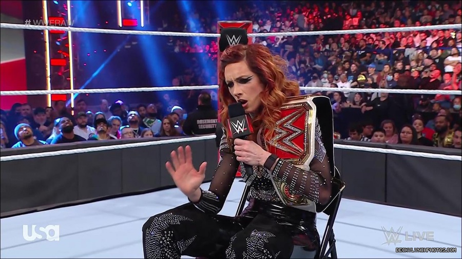 WWE_RAW_21st_March_2022_720p_WEBRip_h264-TJ_mp4_004028652.jpg