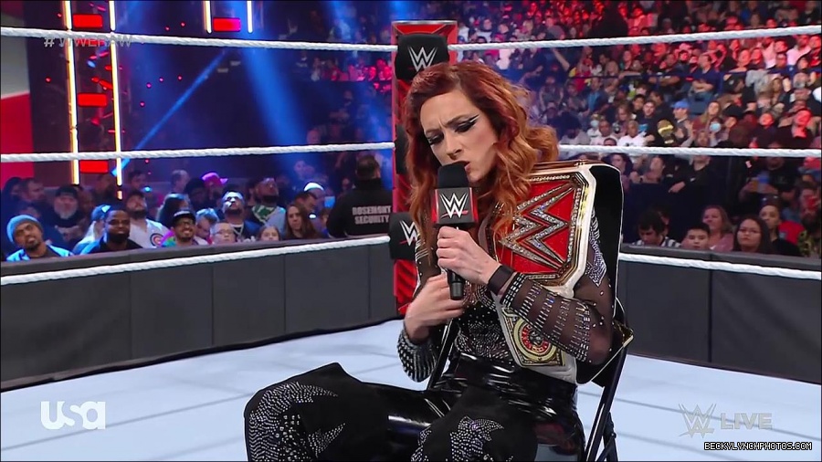 WWE_RAW_21st_March_2022_720p_WEBRip_h264-TJ_mp4_004031855.jpg