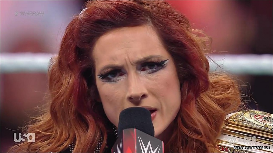 WWE_RAW_21st_March_2022_720p_WEBRip_h264-TJ_mp4_004051875.jpg