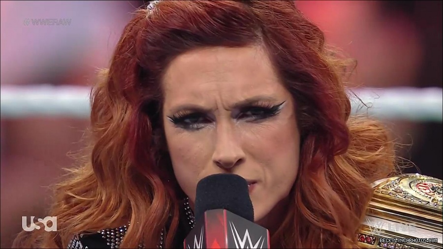 WWE_RAW_21st_March_2022_720p_WEBRip_h264-TJ_mp4_004055879.jpg