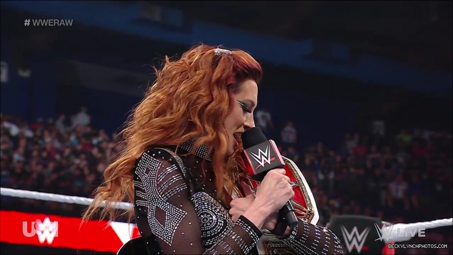 WWE_RAW_21st_March_2022_720p_WEBRip_h264-TJ_mp4_004059483.jpg