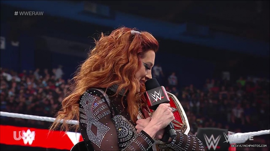 WWE_RAW_21st_March_2022_720p_WEBRip_h264-TJ_mp4_004059883.jpg