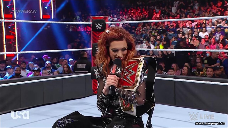 WWE_RAW_21st_March_2022_720p_WEBRip_h264-TJ_mp4_004061084.jpg