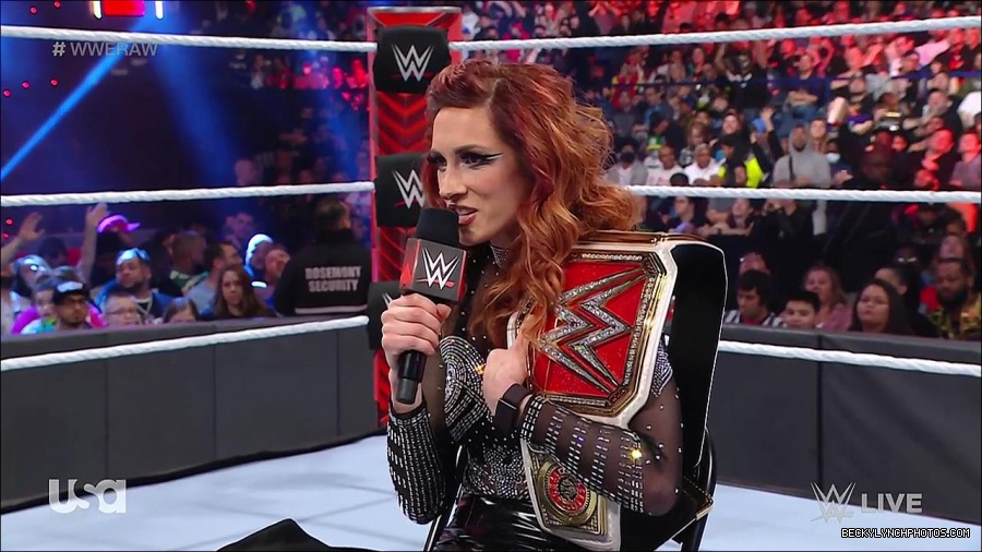 WWE_RAW_21st_March_2022_720p_WEBRip_h264-TJ_mp4_004068291.jpg