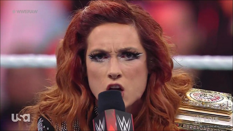 WWE_RAW_21st_March_2022_720p_WEBRip_h264-TJ_mp4_004077100.jpg