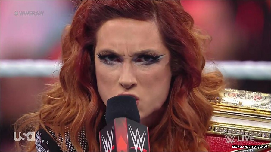 WWE_RAW_21st_March_2022_720p_WEBRip_h264-TJ_mp4_004078301.jpg