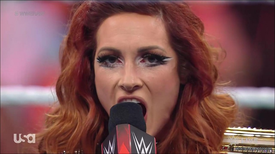 WWE_RAW_21st_March_2022_720p_WEBRip_h264-TJ_mp4_004084307.jpg