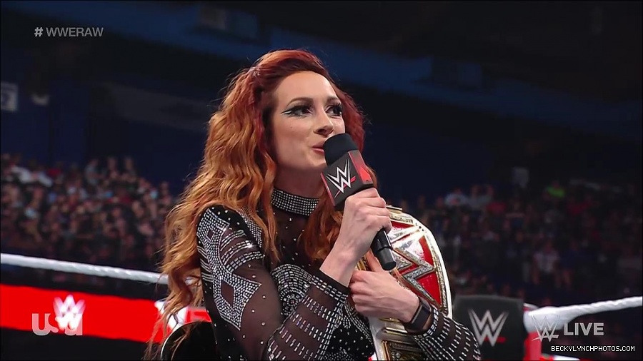 WWE_RAW_21st_March_2022_720p_WEBRip_h264-TJ_mp4_004107931.jpg