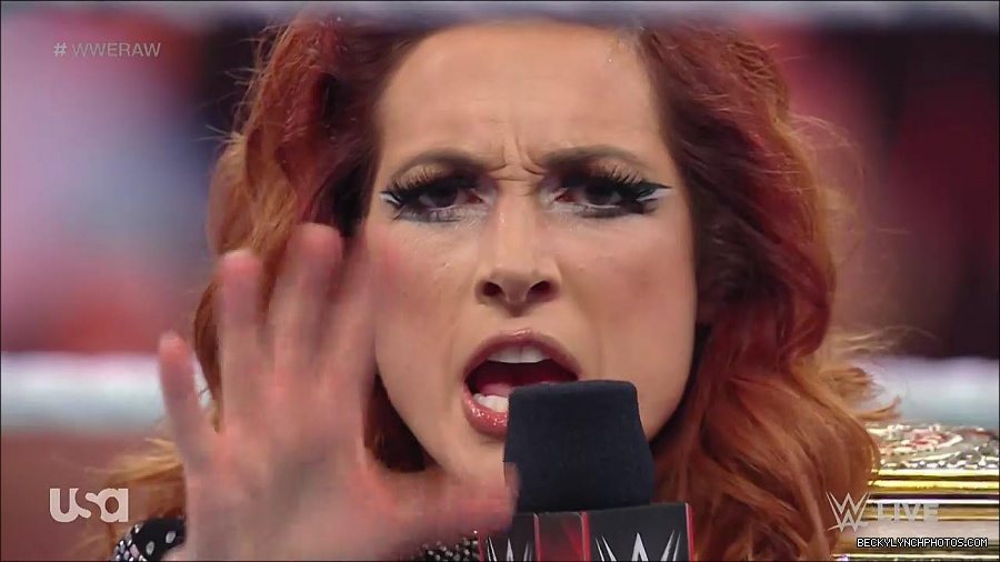 WWE_RAW_21st_March_2022_720p_WEBRip_h264-TJ_mp4_004130353.jpg