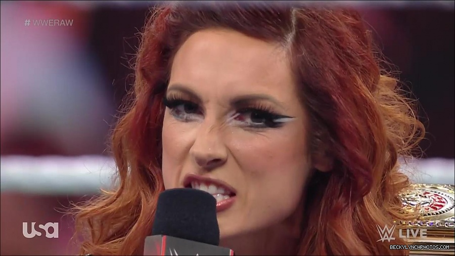 WWE_RAW_21st_March_2022_720p_WEBRip_h264-TJ_mp4_004137961.jpg