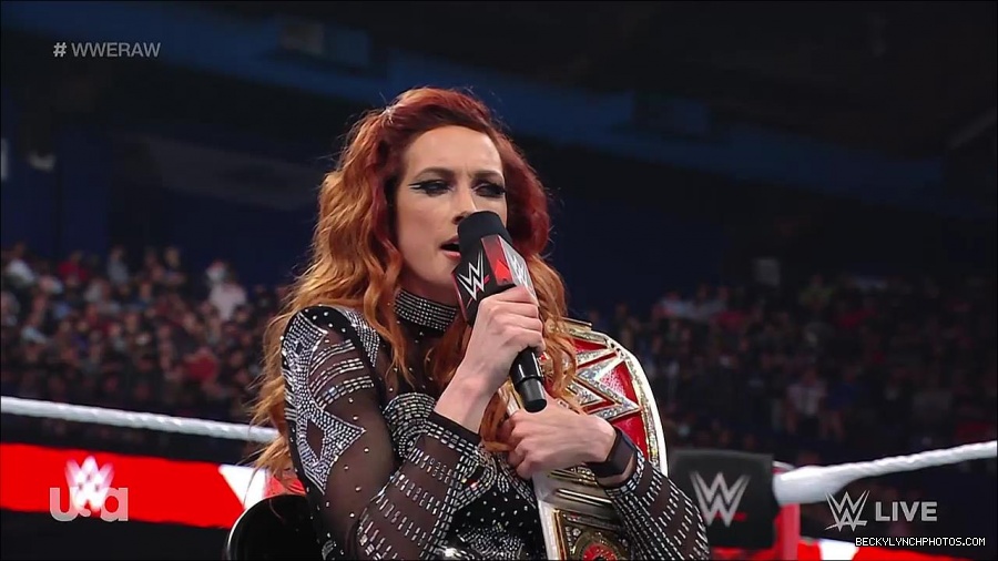 WWE_RAW_21st_March_2022_720p_WEBRip_h264-TJ_mp4_004143567.jpg