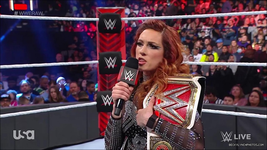 WWE_RAW_21st_March_2022_720p_WEBRip_h264-TJ_mp4_004151975.jpg