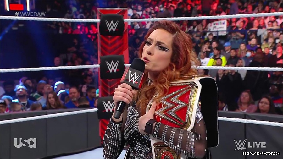 WWE_RAW_21st_March_2022_720p_WEBRip_h264-TJ_mp4_004153176.jpg