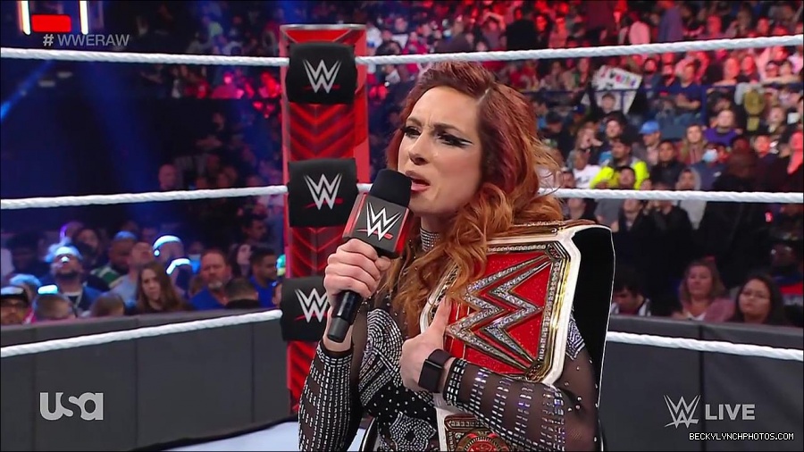 WWE_RAW_21st_March_2022_720p_WEBRip_h264-TJ_mp4_004153577.jpg