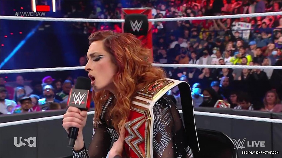WWE_RAW_21st_March_2022_720p_WEBRip_h264-TJ_mp4_004154778.jpg