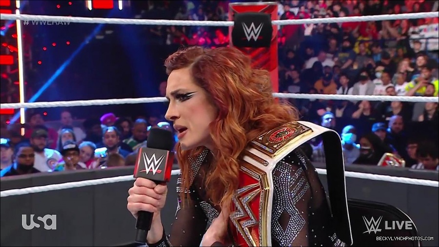 WWE_RAW_21st_March_2022_720p_WEBRip_h264-TJ_mp4_004155579.jpg