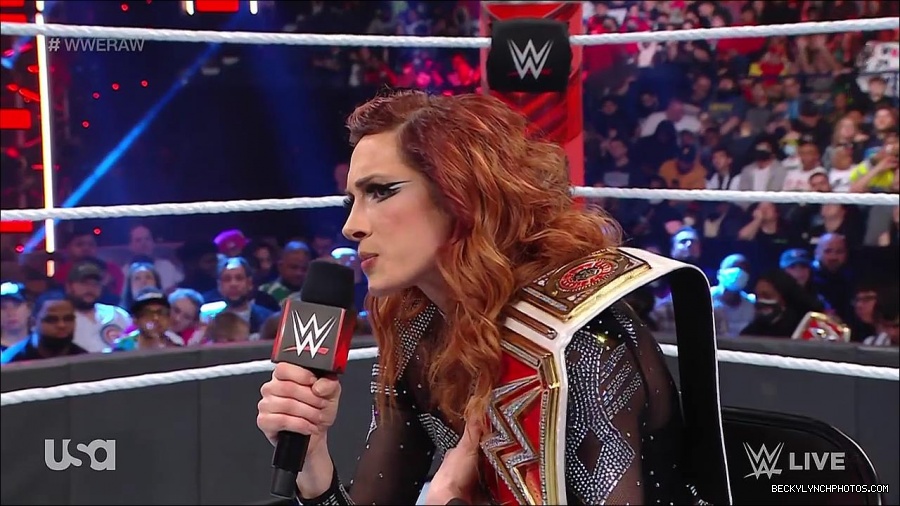 WWE_RAW_21st_March_2022_720p_WEBRip_h264-TJ_mp4_004155979.jpg