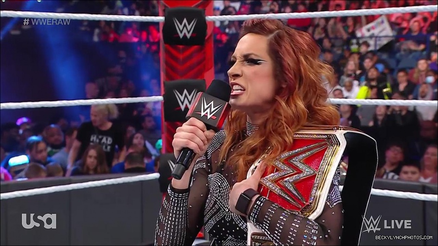 WWE_RAW_21st_March_2022_720p_WEBRip_h264-TJ_mp4_004178001.jpg