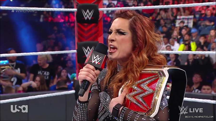 WWE_RAW_21st_March_2022_720p_WEBRip_h264-TJ_mp4_004178802.jpg
