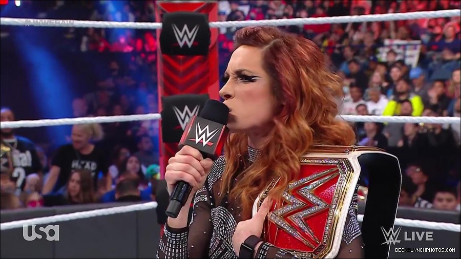WWE_RAW_21st_March_2022_720p_WEBRip_h264-TJ_mp4_004179202.jpg
