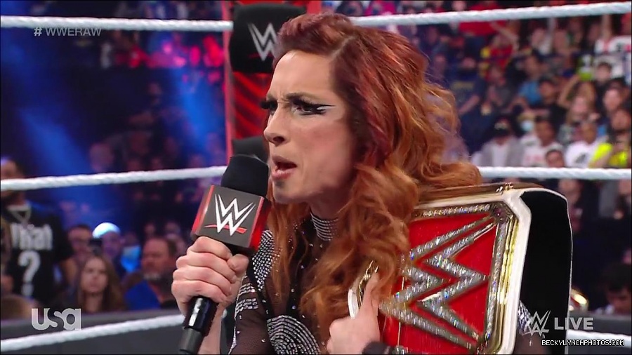 WWE_RAW_21st_March_2022_720p_WEBRip_h264-TJ_mp4_004181605.jpg