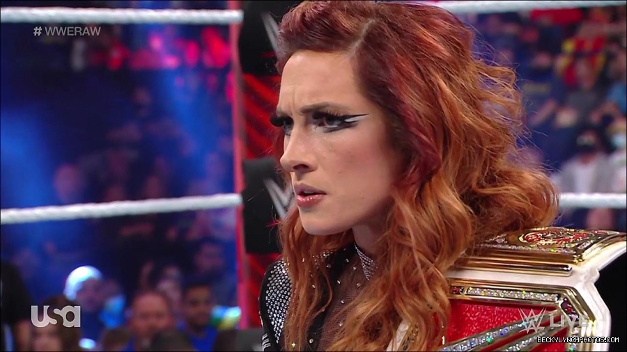 WWE_RAW_21st_March_2022_720p_WEBRip_h264-TJ_mp4_004186409.jpg