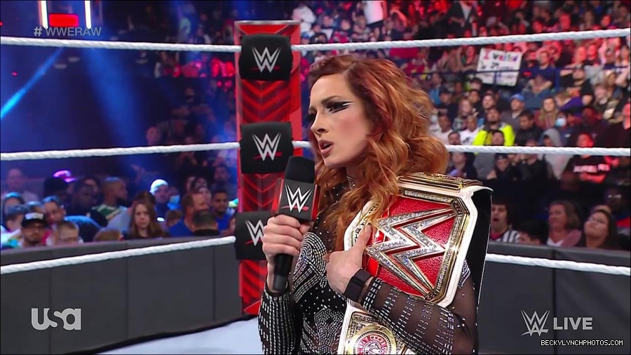 WWE_RAW_21st_March_2022_720p_WEBRip_h264-TJ_mp4_004195218.jpg