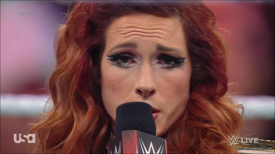 WWE_RAW_21st_March_2022_720p_WEBRip_h264-TJ_mp4_004198822.jpg